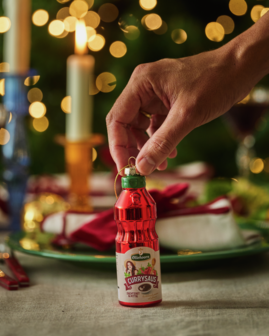 Kerstornament currysaus